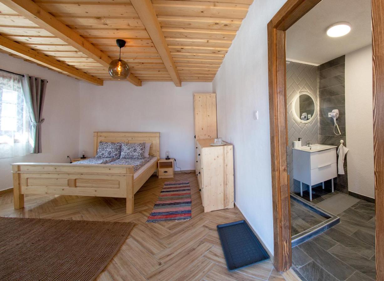 Pepi Vendeghaz - Casa De Oaspeti Pepi Joseni  Luaran gambar