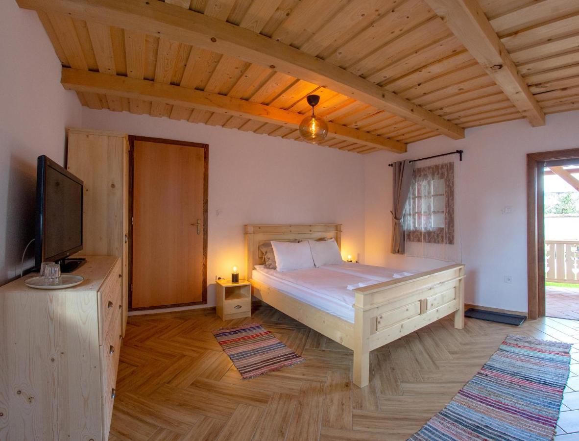 Pepi Vendeghaz - Casa De Oaspeti Pepi Joseni  Luaran gambar
